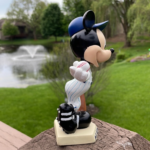 Chicago Cubs Mickey Mouse Bobblehead by Bobbles Dobbles Disney Vintage MLB - Picture 2 of 11